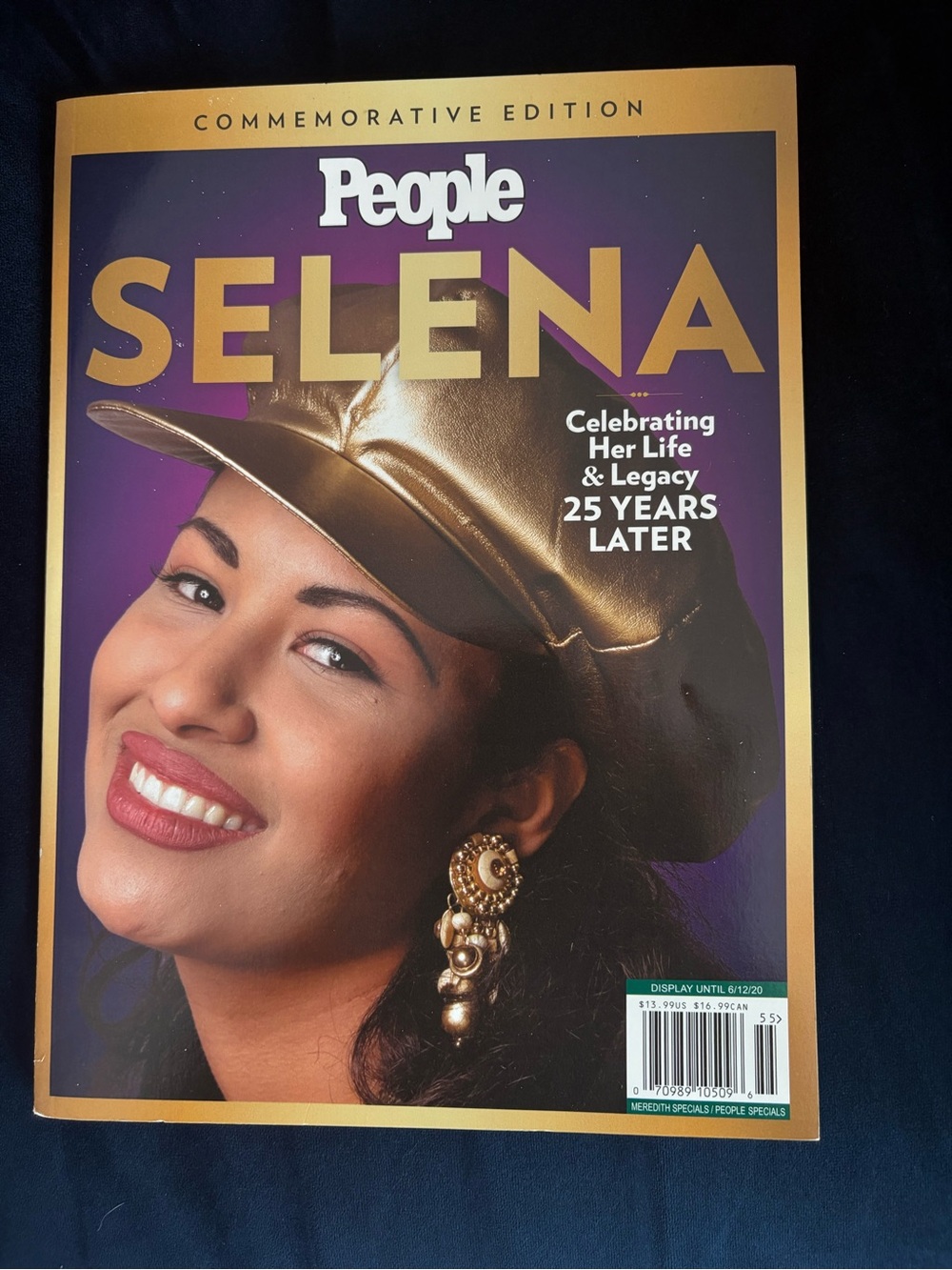 People Commemorative Edition: SELENA Magazine Cover - Gold & Purple